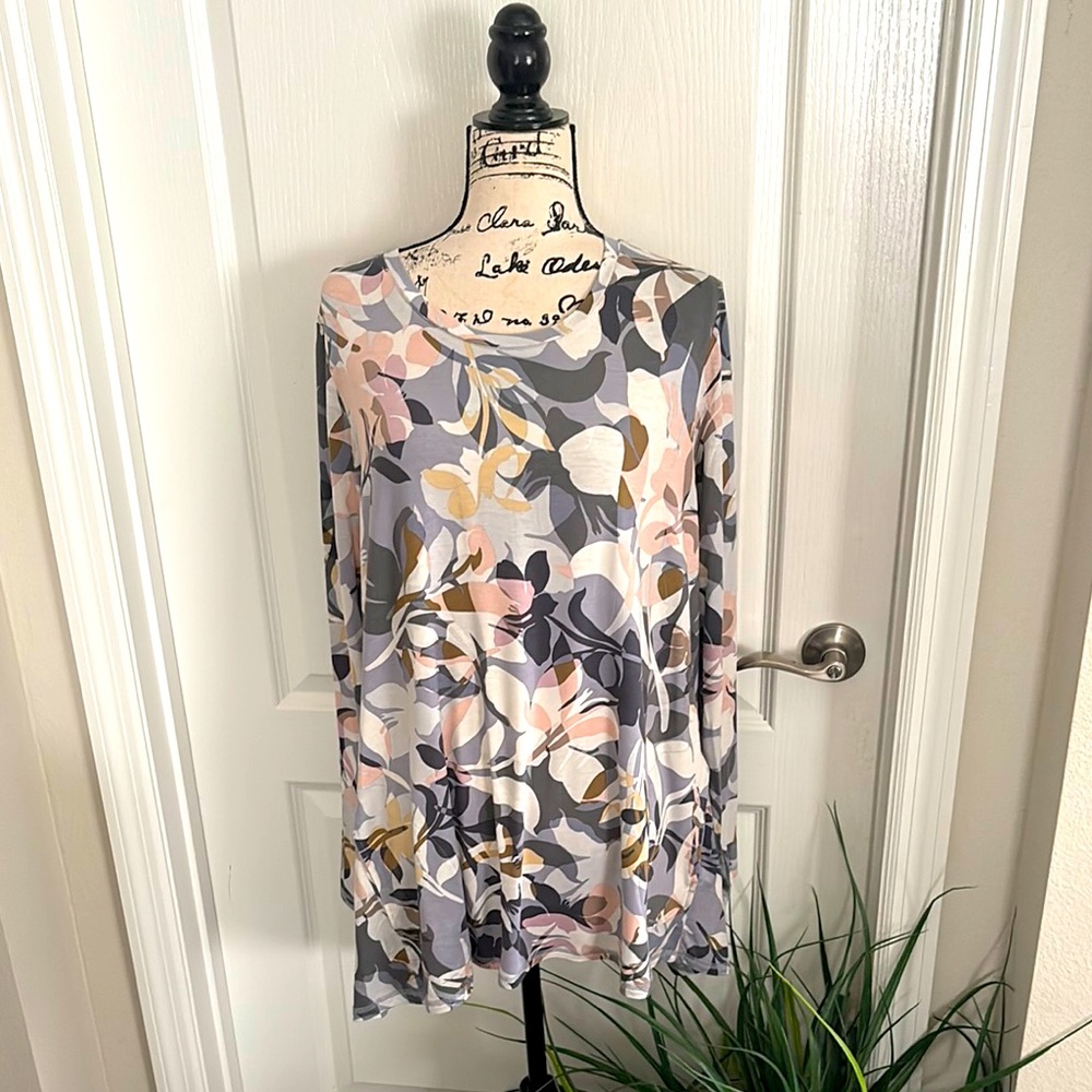 LOGO by Lori Goldstein Floral Long Sleeve Tunic Top. NWOT - Picture 1 of 5